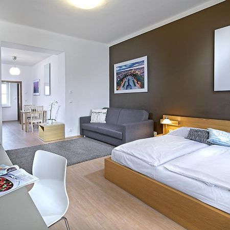 Downtown Suites Chlumova Prague Ngoại thất bức ảnh
