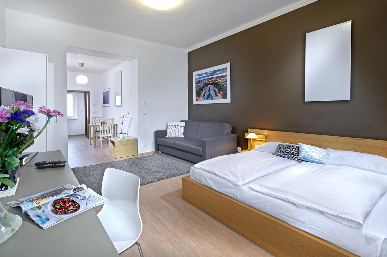 Downtown Suites Chlumova Prague Ngoại thất bức ảnh