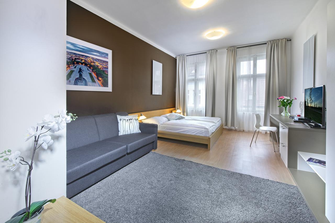 Downtown Suites Chlumova Prague Ngoại thất bức ảnh