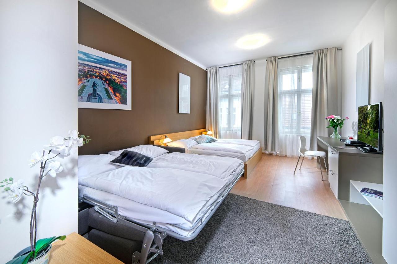 Downtown Suites Chlumova Prague Ngoại thất bức ảnh
