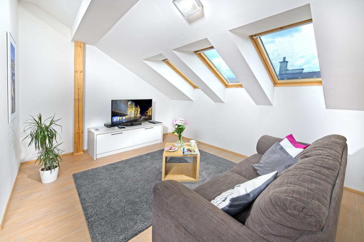 Downtown Suites Chlumova Prague Ngoại thất bức ảnh