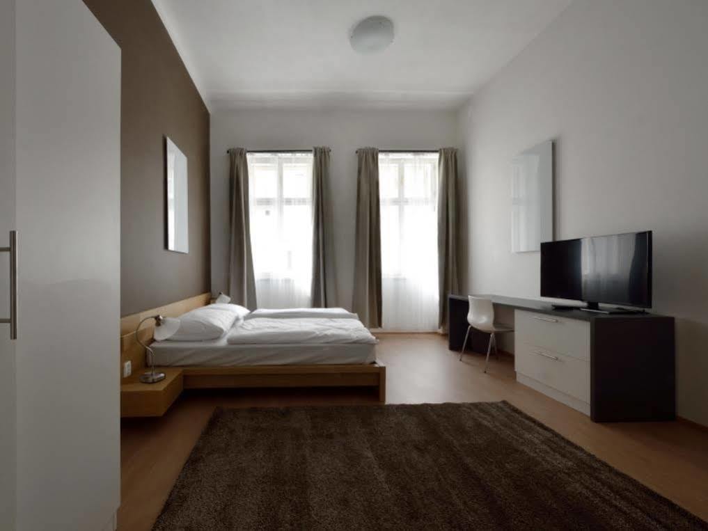 Downtown Suites Chlumova Prague Ngoại thất bức ảnh