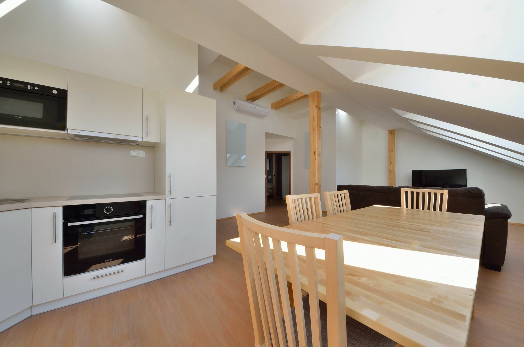 Downtown Suites Chlumova Prague Ngoại thất bức ảnh