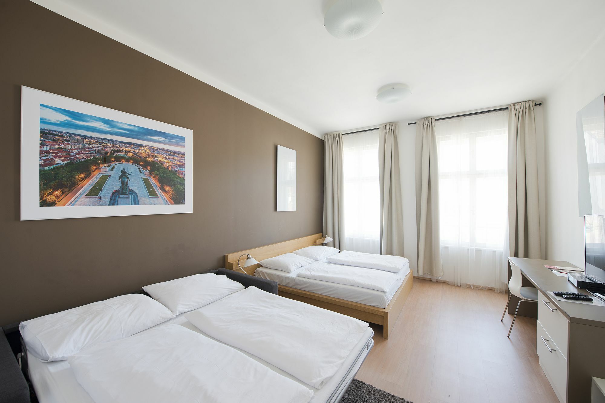 Downtown Suites Chlumova Prague Ngoại thất bức ảnh